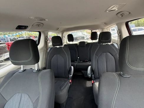 Used 2022 Chrysler Voyager LX FWD image 20