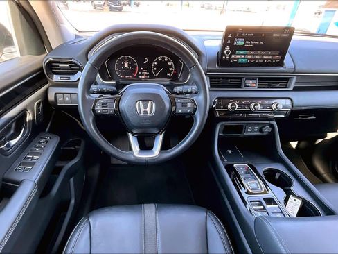 Used 2024 Honda Pilot EX-L image 6