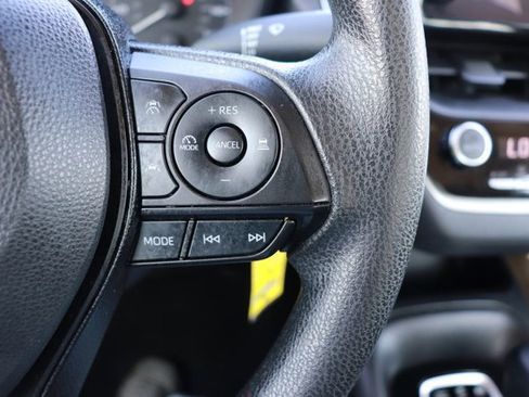 Used 2025 Toyota Corolla LE image 19