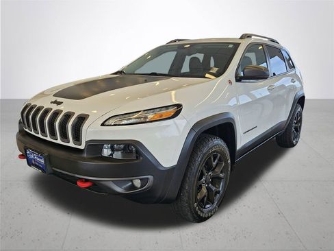 Used 2018 Jeep Cherokee Trailhawk w/ Quick Order Package 27L AWD/4WD image 2