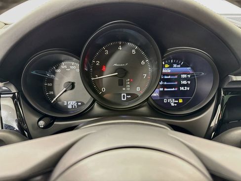 Certified 2023 Porsche Macan Turbo AWD/4WD image 15