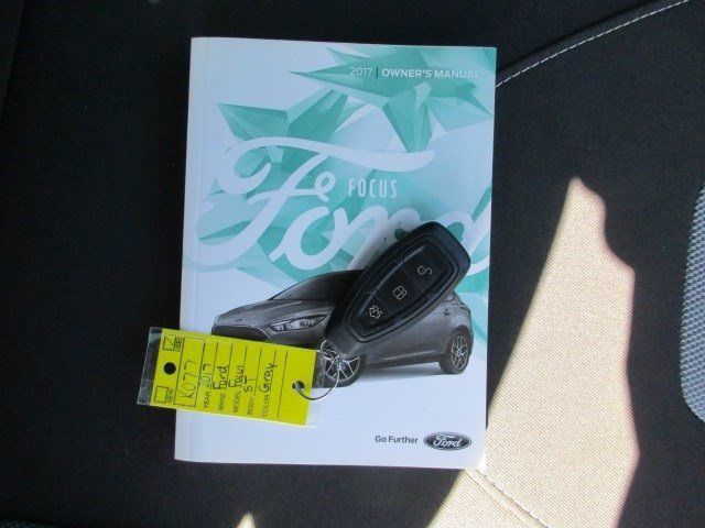 Used 2017 Ford Focus ST FWD image 30
