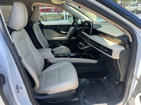 Certified 2025 Lincoln Corsair Reserve FWD image 22