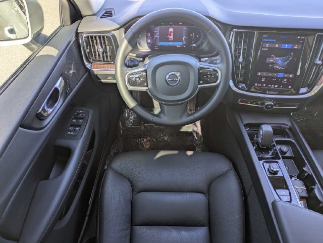 Used 2023 Volvo V60 B5 Cross Country Plus AWD/4WD image 16