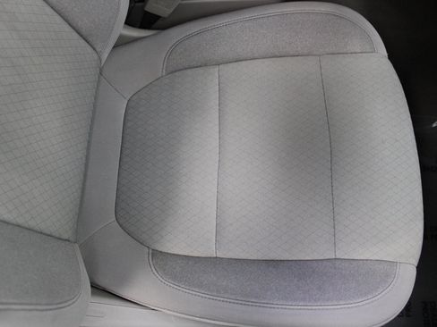 Used 2021 Chevrolet Silverado 1500 LT image 32