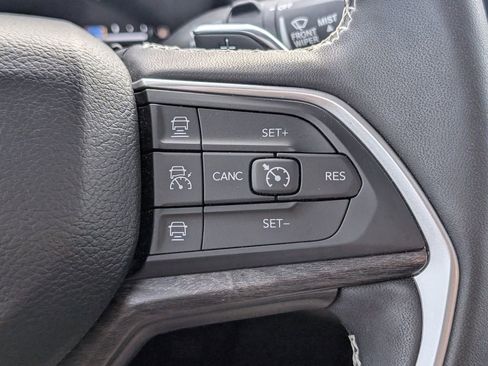 Used 2024 Jeep Grand Cherokee L Limited image 25