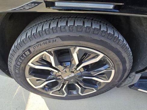Used 2025 GMC Sierra EV Denali AWD/4WD image 6