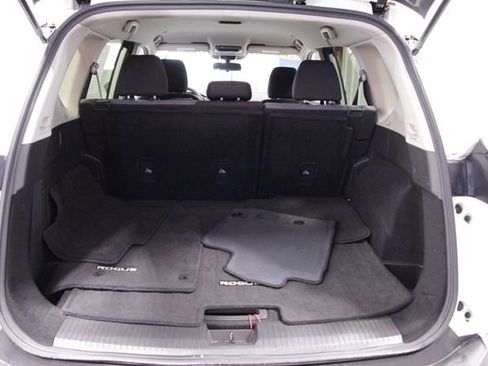 Used 2023 Nissan Rogue SV image 20