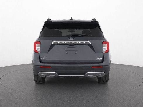 Used 2024 Ford Explorer XLT w/ Equipment Group 202A AWD/4WD image 7