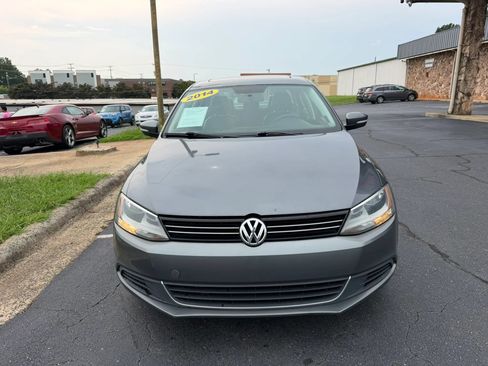 Used 2014 Volkswagen Jetta TDI FWD image 2