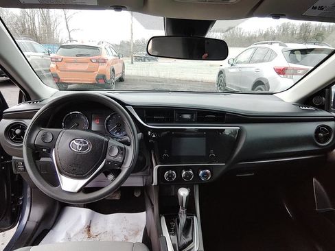Used 2018 Toyota Corolla L image 11