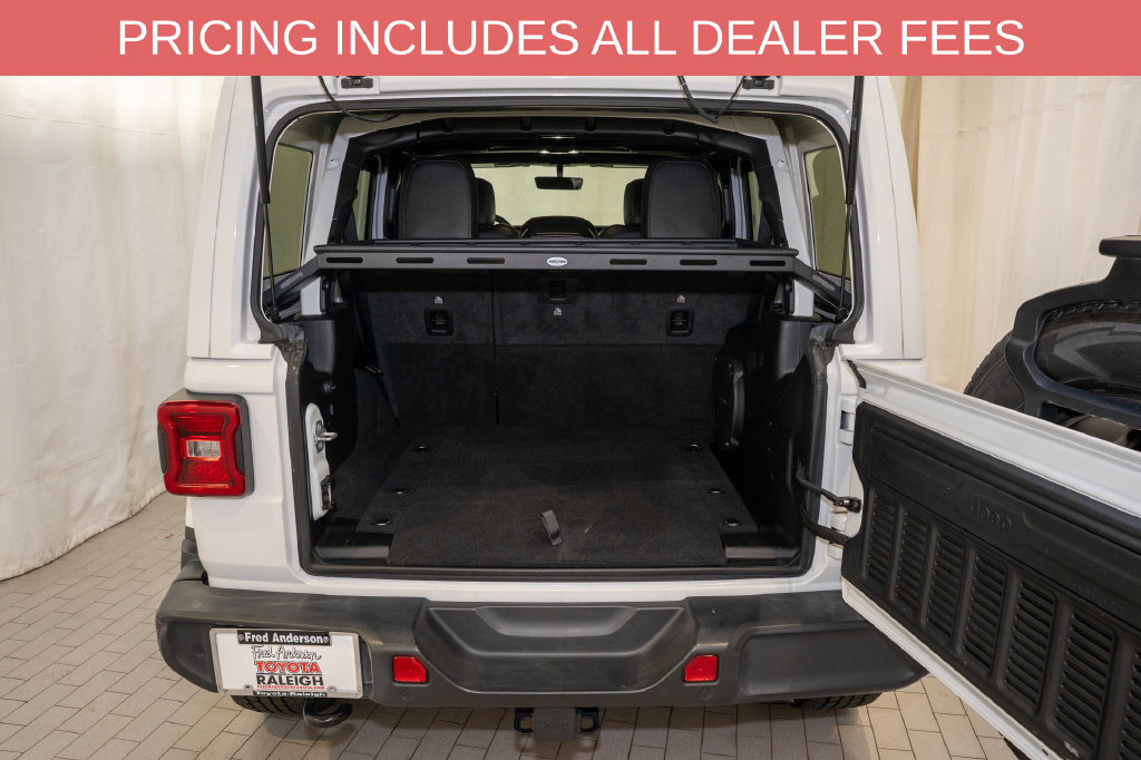 Used 2021 Jeep Wrangler Unlimited Sahara AWD/4WD image 6