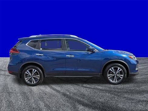 Used 2019 Nissan Rogue SV w/ Premium Package FWD image 3