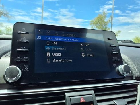 Used 2018 Honda Accord Touring image 7