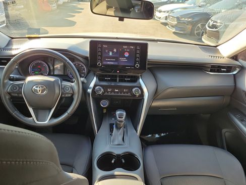 Used 2021 Toyota Venza LE image 17