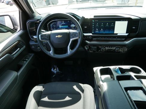 Used 2025 Chevrolet Silverado 1500 LT image 12