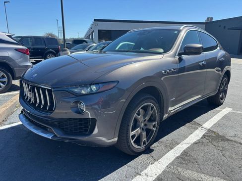 Used 2018 Maserati Levante GranLusso image 1