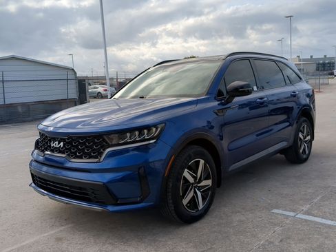 Used 2022 Kia Sorento S w/ Panoramic Sunroof Package image 8