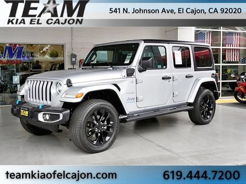 Used 2023 Jeep Wrangler Unlimited Sahara AWD/4WD image 5