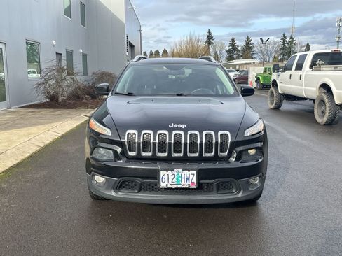 Certified 2017 Jeep Cherokee Latitude w/ Comfort/Convenience Group image 8