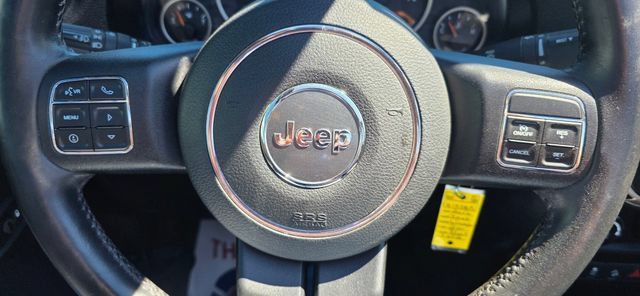 Used 2016 Jeep Wrangler Sahara AWD/4WD image 15