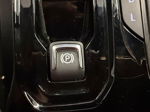 Used 2024 Chevrolet Colorado LT w/ LT Convenience Package II RWD image 41