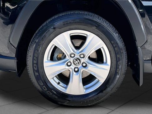 Used 2020 Toyota RAV4 XLE w/ XLE Grade Weather Package image 11