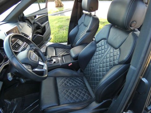Used 2019 Audi SQ5 Premium Plus w/ Premium Plus Package image 63