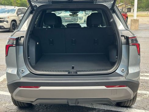 New 2026 Chevrolet Equinox LT w/ Convenience Package II FWD image 8