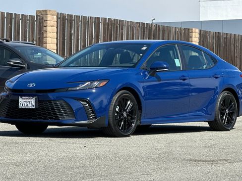 Used 2026 Toyota Camry SE image 8