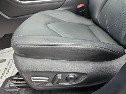 Used 2024 Toyota Highlander Platinum image 30