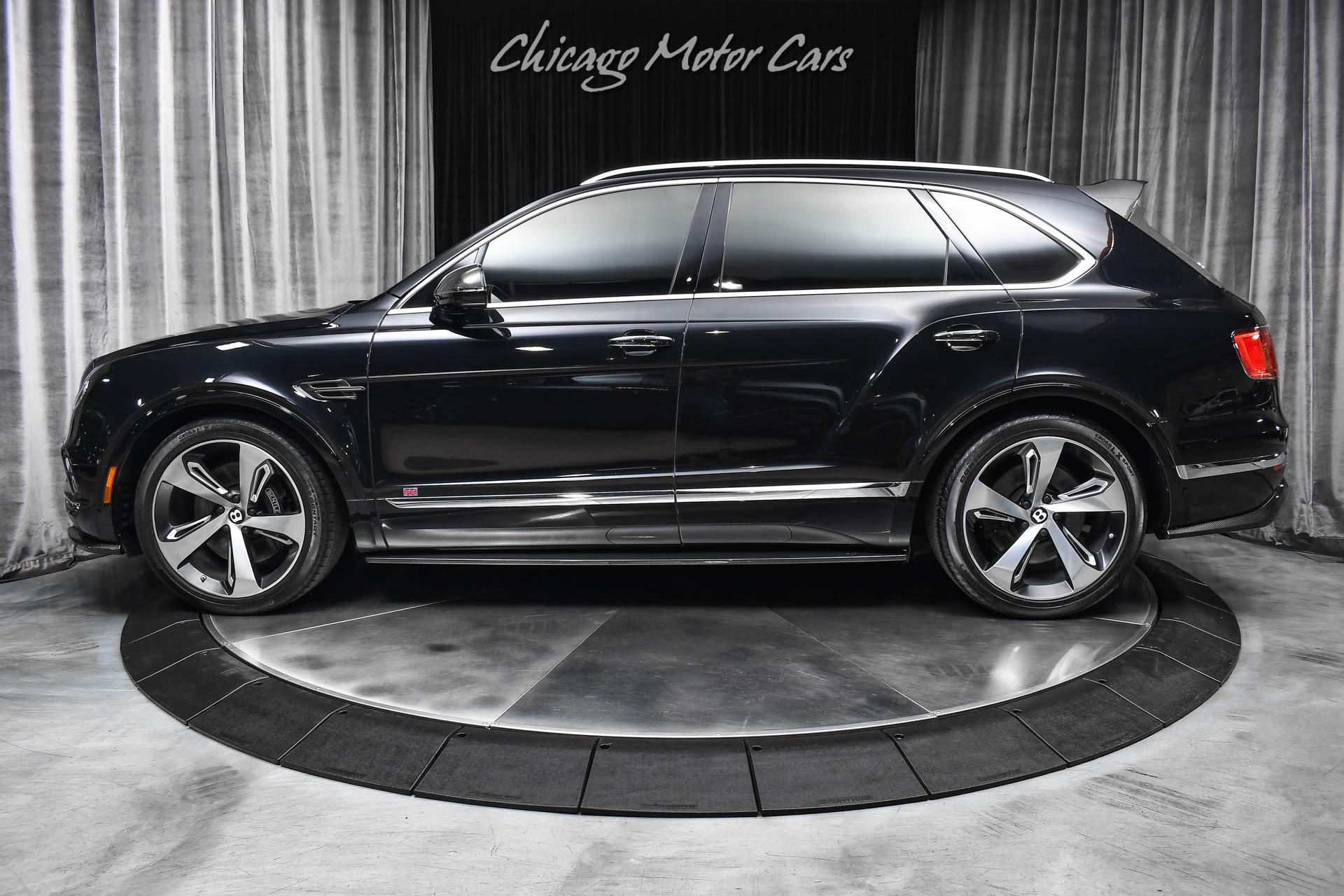 Used 2017 Bentley Bentayga AWD/4WD image 50