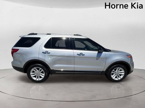 Used 2013 Ford Explorer XLT FWD image 3