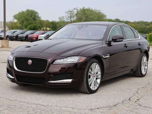 Used 2020 Jaguar XF Prestige AWD/4WD image 6