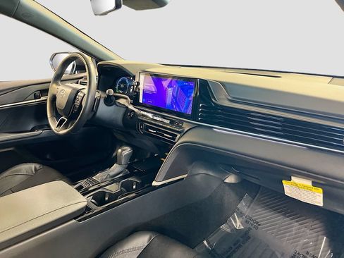 Used 2025 Toyota Camry XSE FWD image 28