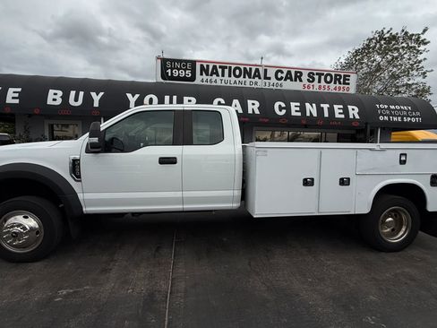 Used 2017 Ford F450 XL w/ Power Equipment Group image 3