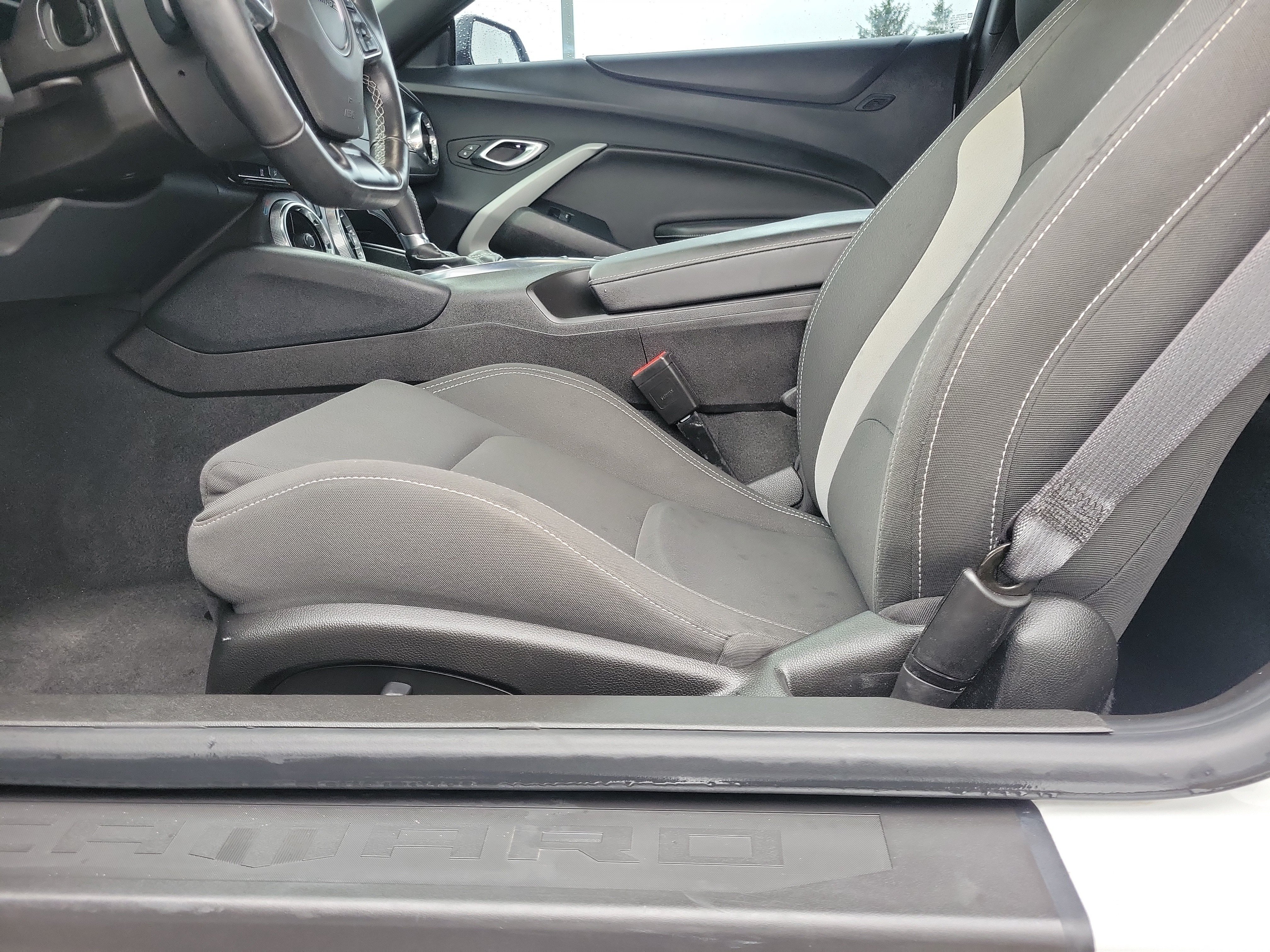 Used 2023 Chevrolet Camaro LT RWD image 12