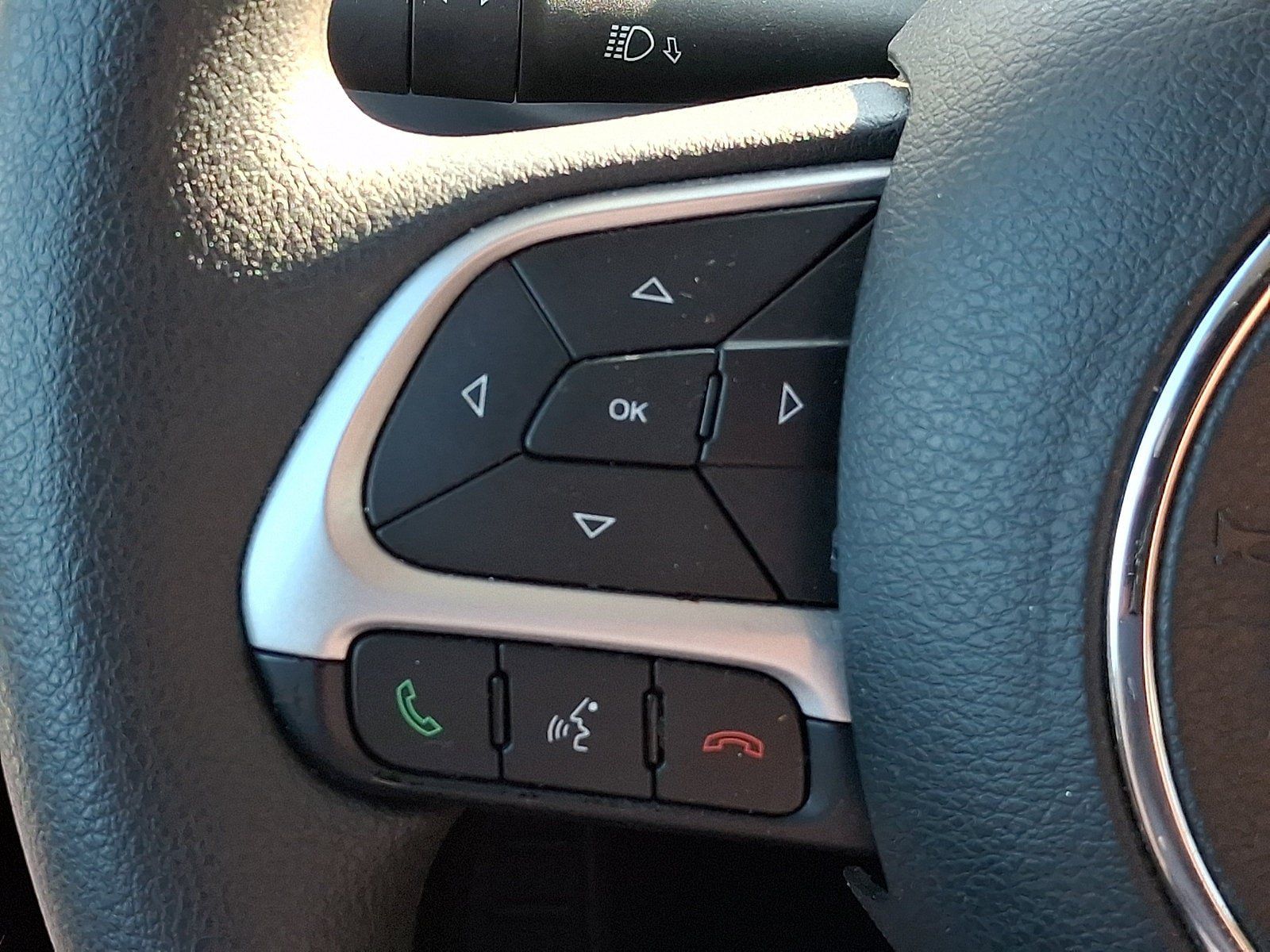 Used 2023 Jeep Renegade Latitude AWD/4WD image 21