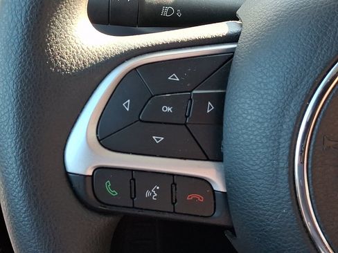 Used 2023 Jeep Renegade Latitude AWD/4WD image 21