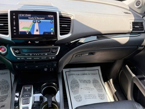 Used 2017 Honda Pilot Touring image 10