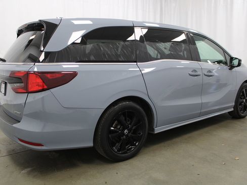 Used 2023 Honda Odyssey Sport image 5