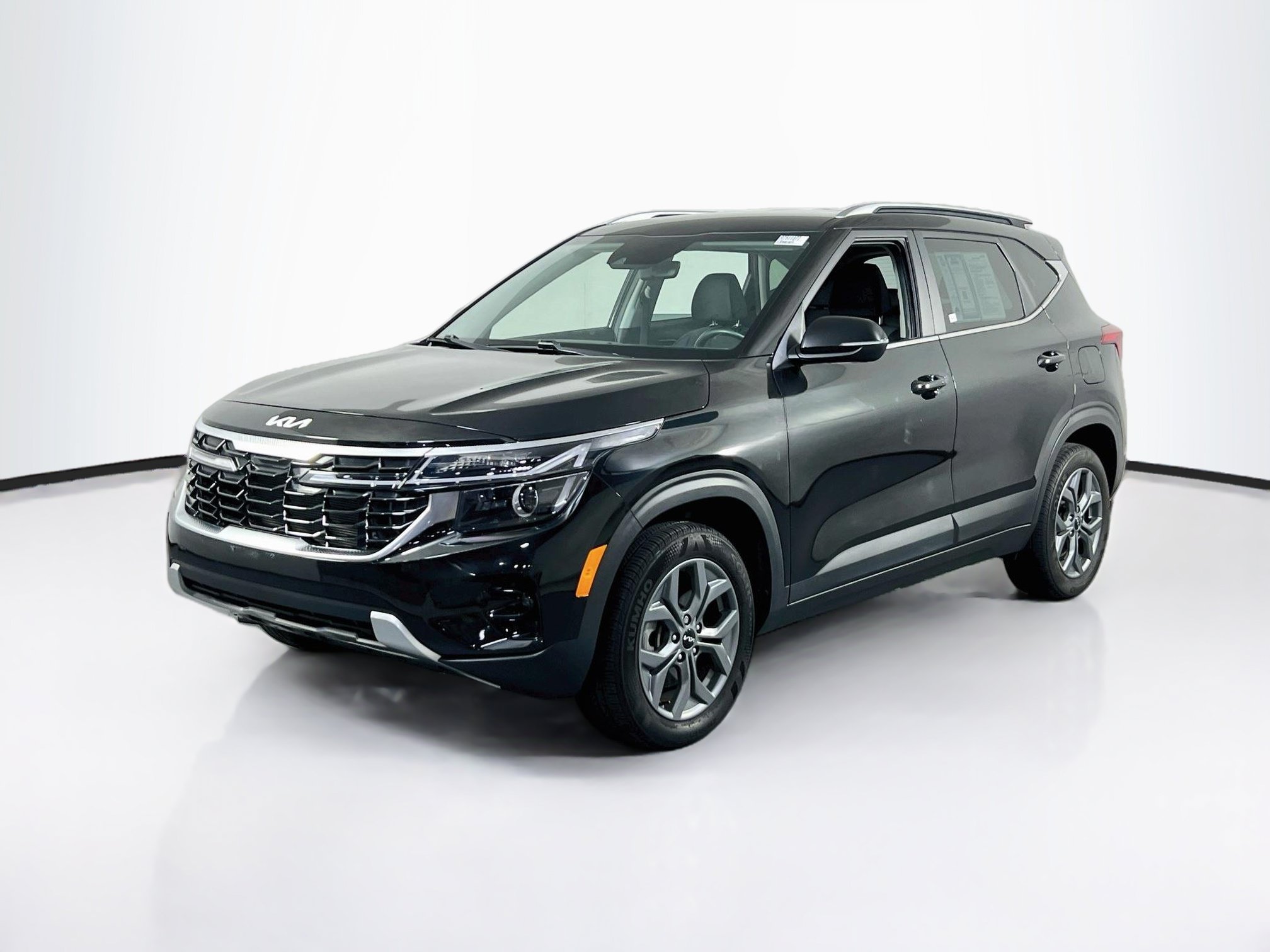 Used 2024 Kia Seltos S AWD/4WD image 1