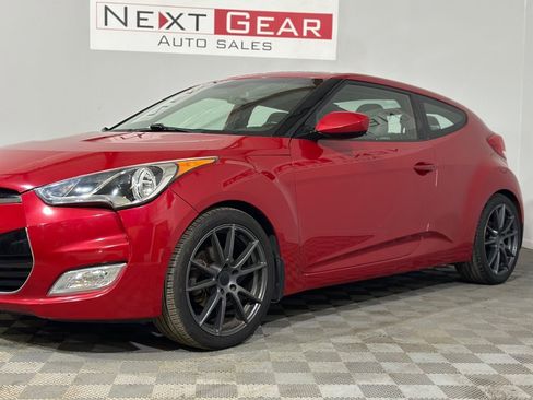 Used 2013 Hyundai Veloster w/ Style Pkg image 5