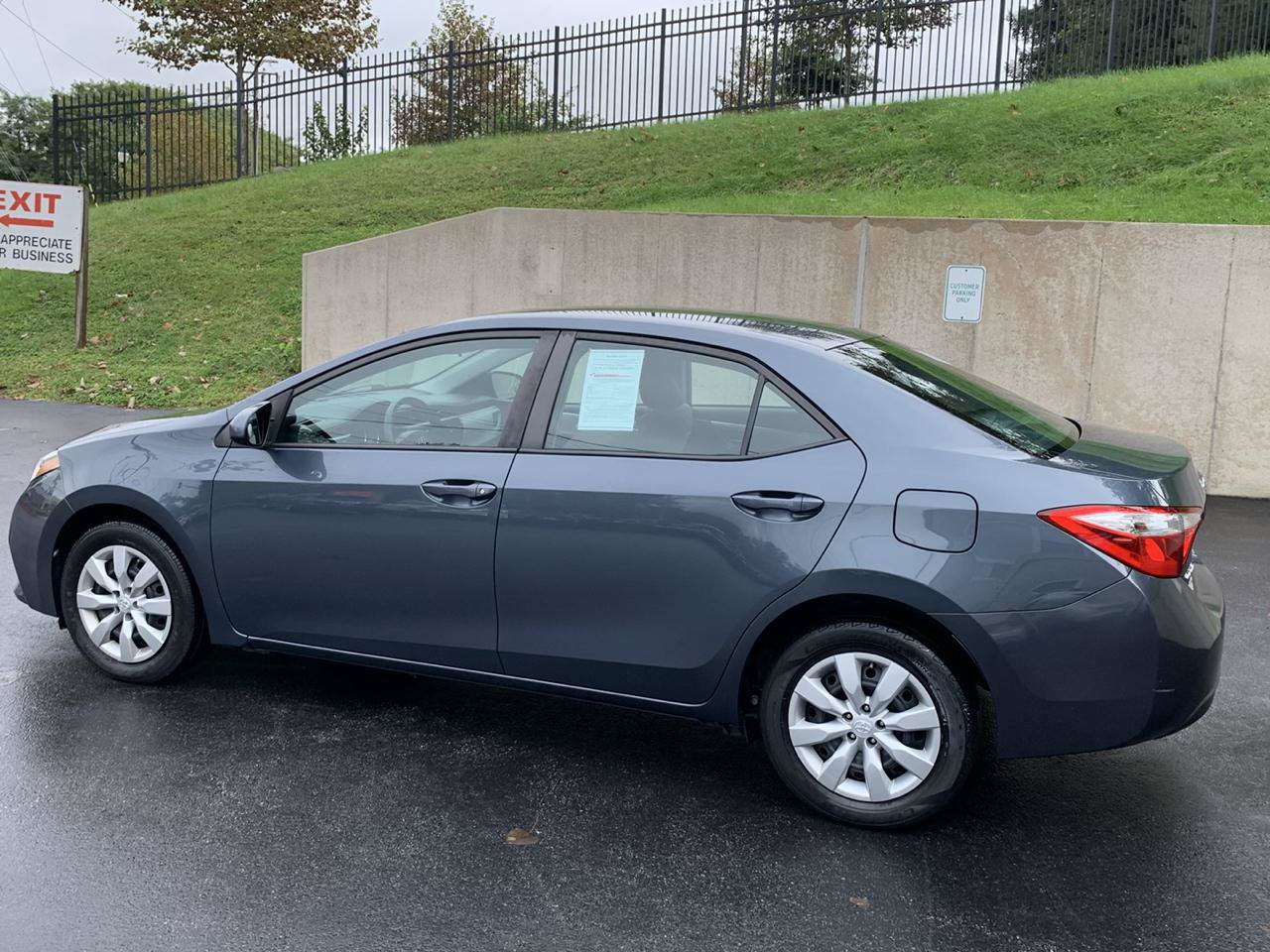 Used 2015 Toyota Corolla LE FWD image 3