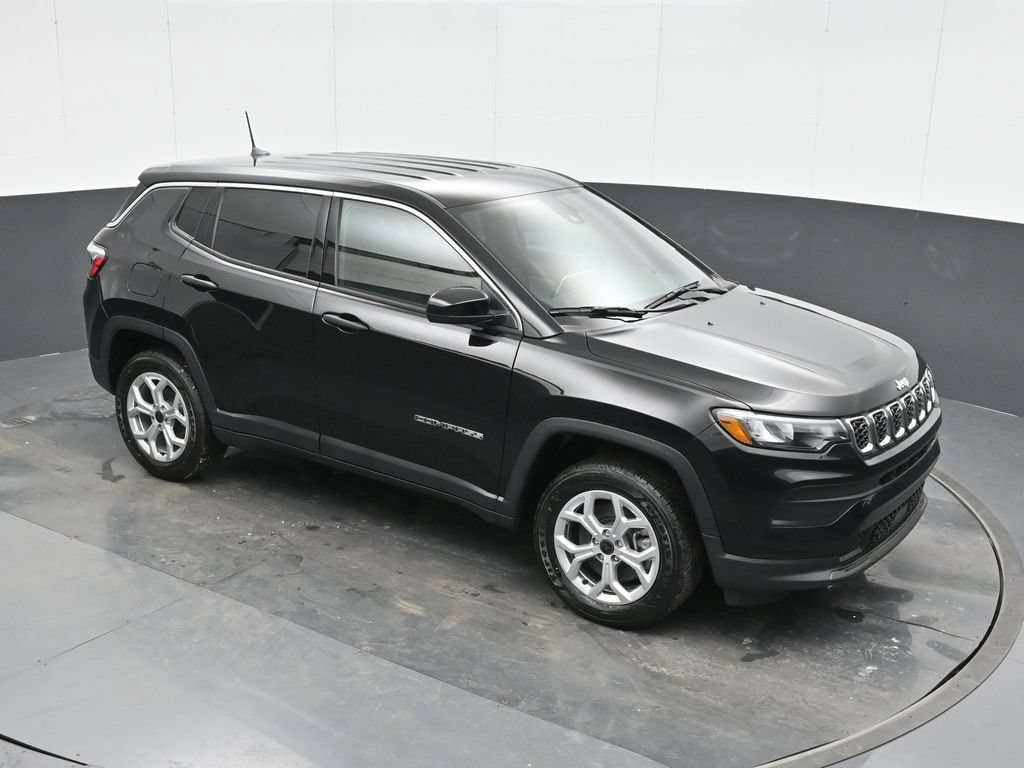 Used 2025 Jeep Compass Sport w/ Mopar Graphics Package AWD/4WD image 28