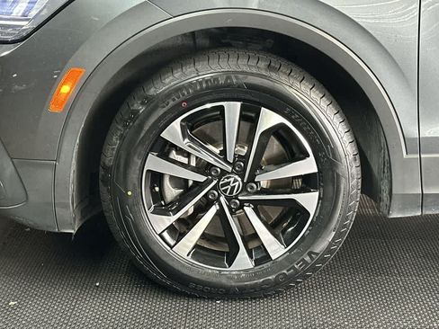 Certified 2024 Volkswagen Tiguan S FWD image 11