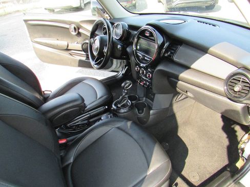 Used 2016 MINI Cooper 2-Door Hardtop image 11