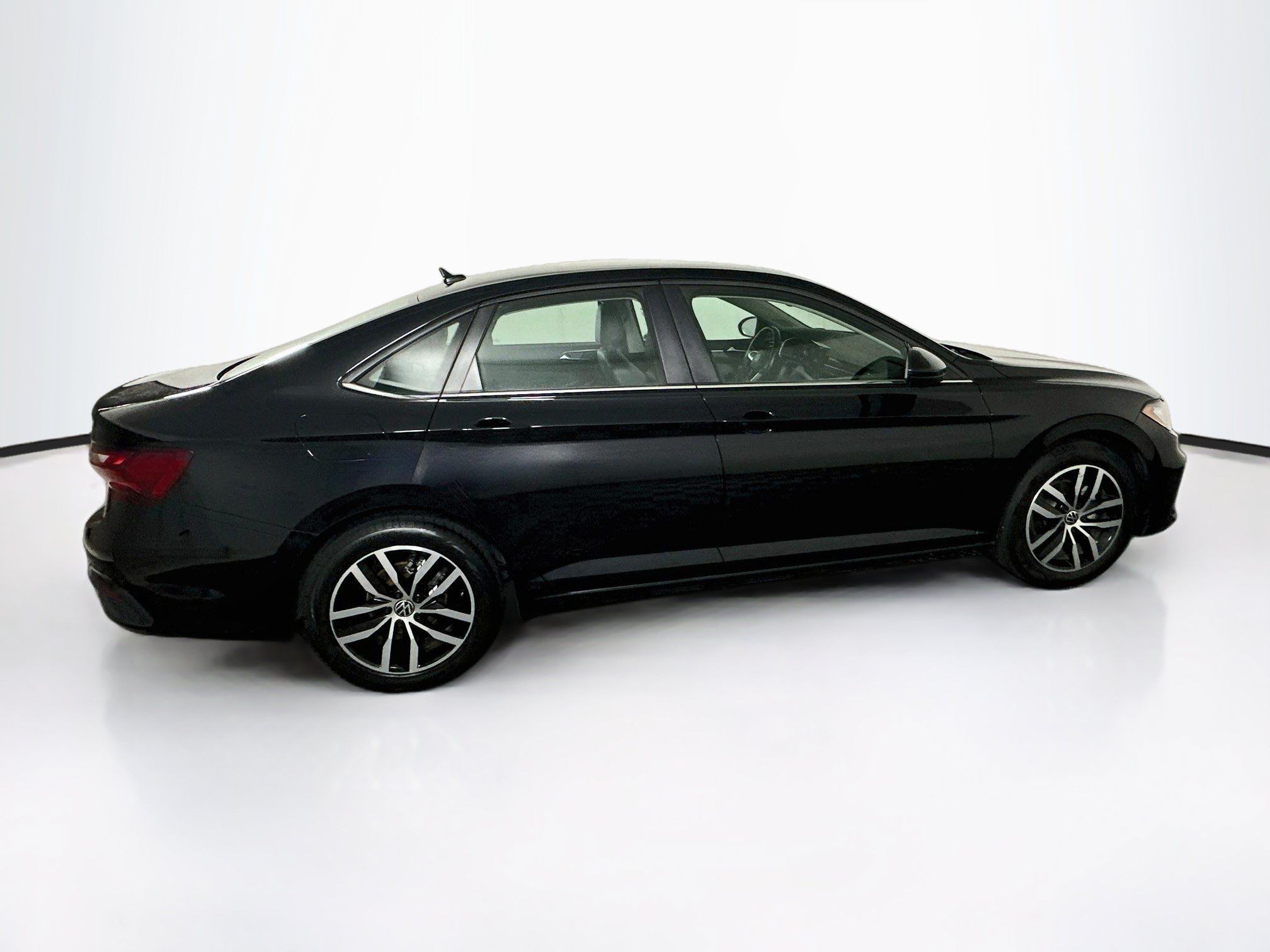 Used 2025 Volkswagen Jetta SE FWD image 10