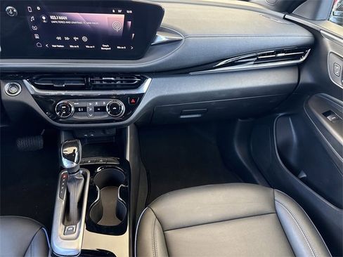 Used 2025 Buick Envista Sport Touring image 14