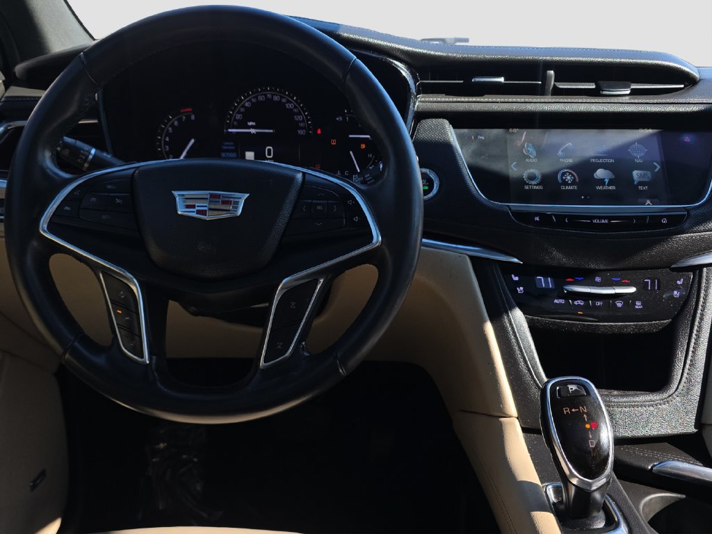 Used 2017 Cadillac XT5 Premium Luxury FWD image 12